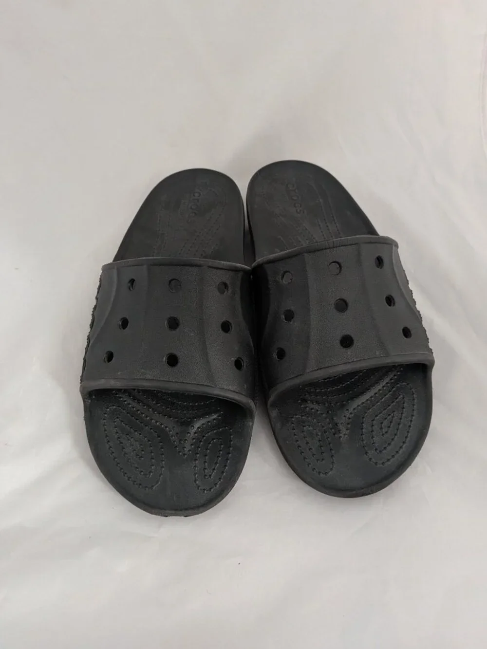 Crocs Iconic Comfort Slides Mens 12 Sandals Waterproof  Pool Lake Beach Summer